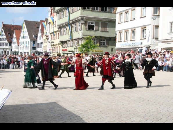 Festumzug - T&auml;nze und Gesang @ Biberach - Bild 3