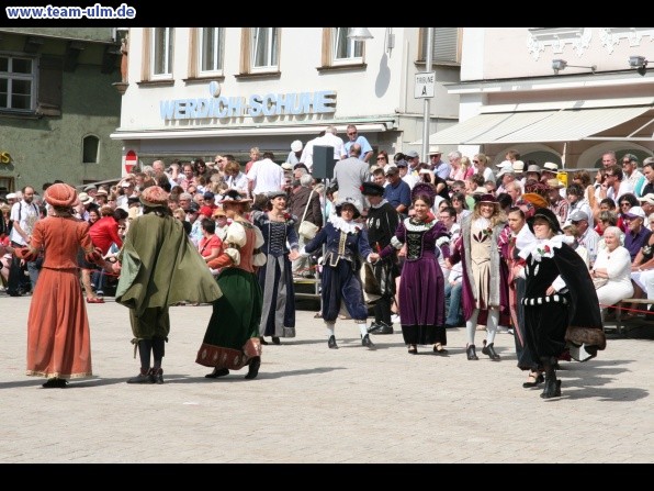 Festumzug - T&auml;nze und Gesang @ Biberach - Bild 4