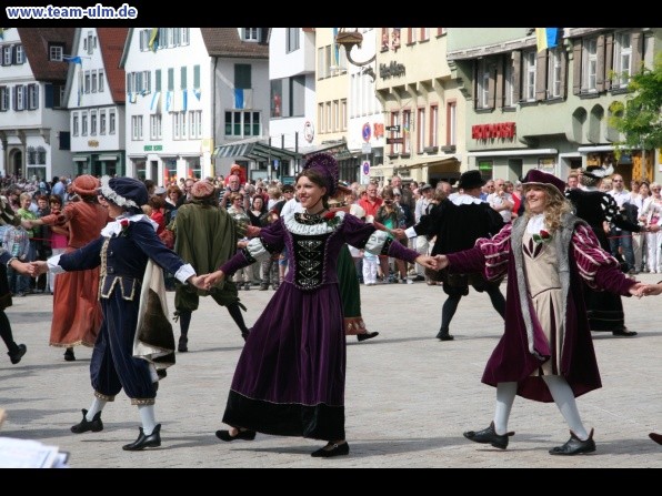Festumzug - T&auml;nze und Gesang @ Biberach - Bild 7