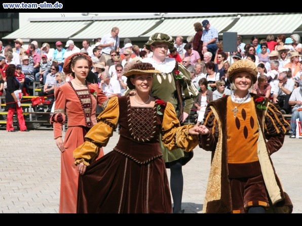 Festumzug - T&auml;nze und Gesang @ Biberach - Bild 8