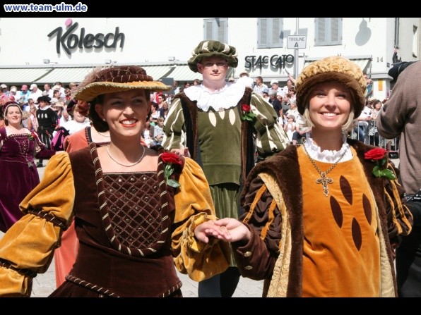 Festumzug - T&auml;nze und Gesang @ Biberach - Bild 9