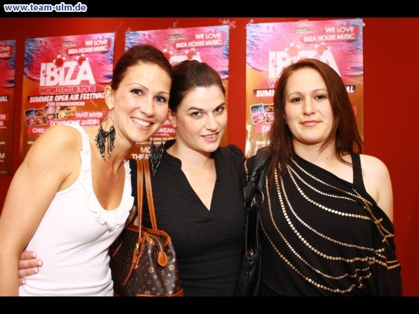 Sunglasses at Night @ Club Theatro - Bild 8