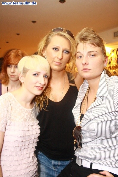 Sunglasses at Night @ Club Theatro - Bild 81