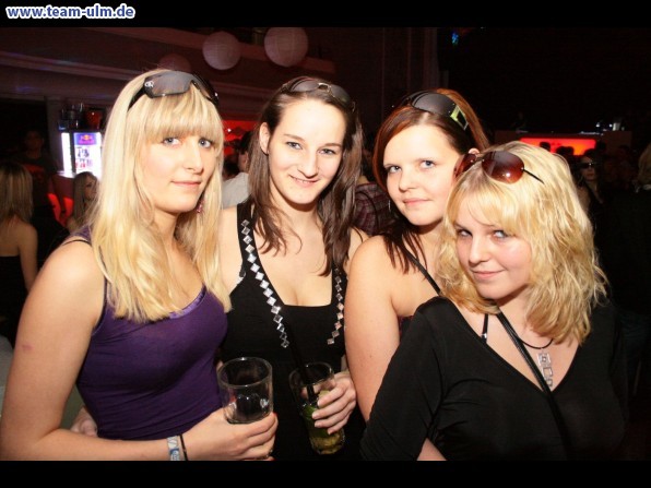 Sunglasses At Night @ Club Theatro - Bild 1