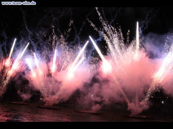 Feuerwerk beim Donaufest @ Donau - Bild 2
