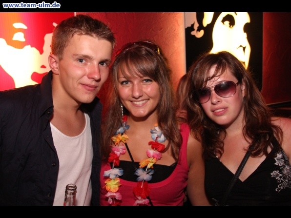 Trash Pop - Bikini Girls & Beach Boys @ Mahatma - Bild 28