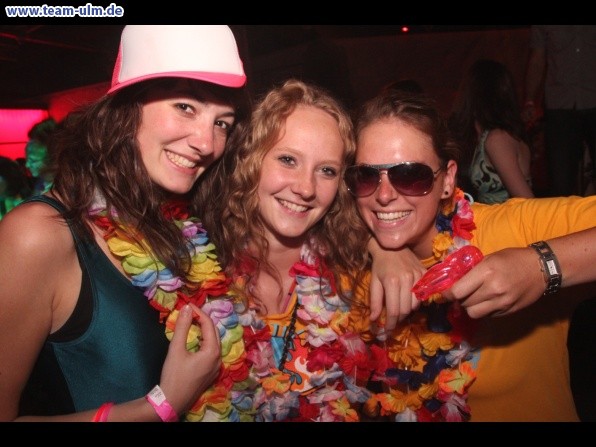 Trash Pop - Bikini Girls & Beach Boys @ Mahatma - Bild 48