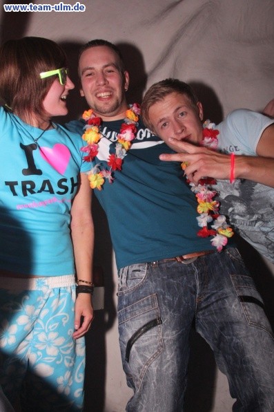 Trash Pop - Bikini Girls & Beach Boys @ Mahatma - Bild 49