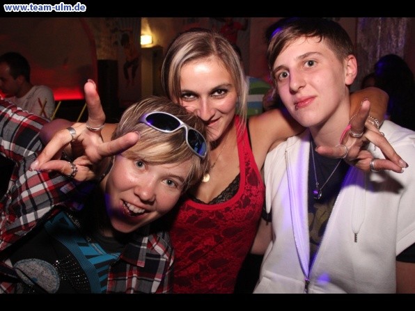 Trash Pop - Bikini Girls & Beach Boys @ Mahatma - Bild 56