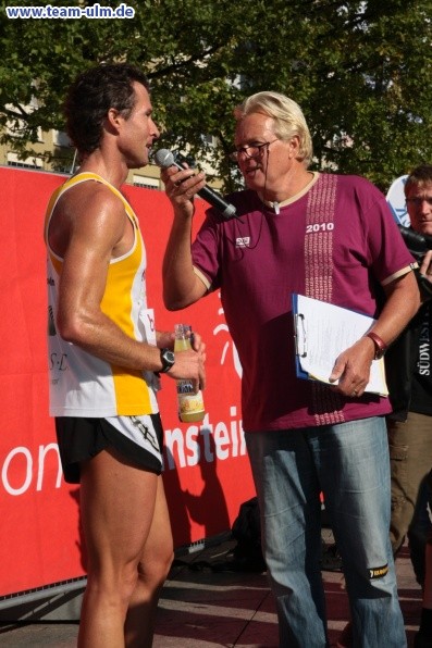 Zieleinlauf - Halbmarathon, Marathon @ Muensterplatz - Bild 1