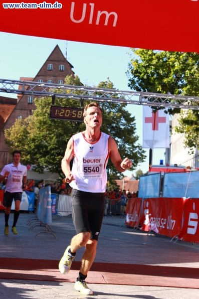 Zieleinlauf - Halbmarathon, Marathon @ Muensterplatz - Bild 103