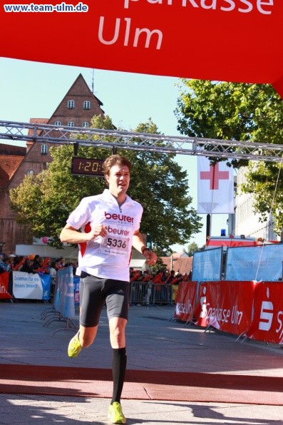 Zieleinlauf - Halbmarathon, Marathon @ Muensterplatz - Bild 104