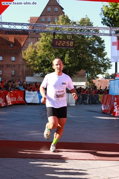 Zieleinlauf - Halbmarathon, Marathon @ Muensterplatz - Bild 111