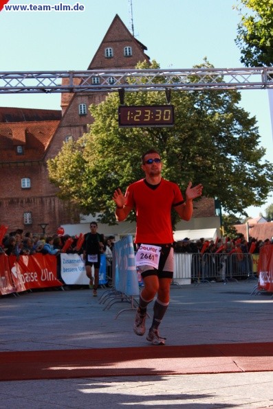 Zieleinlauf - Halbmarathon, Marathon @ Muensterplatz - Bild 114