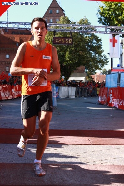 Zieleinlauf - Halbmarathon, Marathon @ Muensterplatz - Bild 126