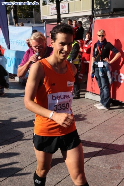 Zieleinlauf - Halbmarathon, Marathon @ Muensterplatz - Bild 13