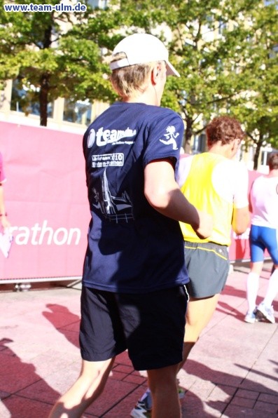 Zieleinlauf - Halbmarathon, Marathon @ Muensterplatz - Bild 132