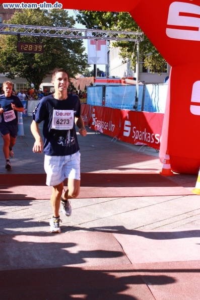 Zieleinlauf - Halbmarathon, Marathon @ Muensterplatz - Bild 134