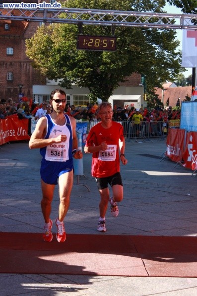 Zieleinlauf - Halbmarathon, Marathon @ Muensterplatz - Bild 135