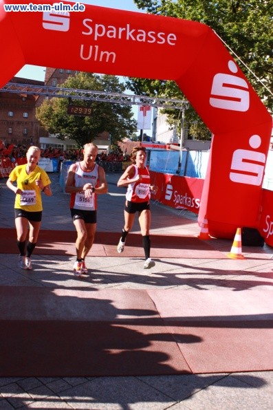 Zieleinlauf - Halbmarathon, Marathon @ Muensterplatz - Bild 137