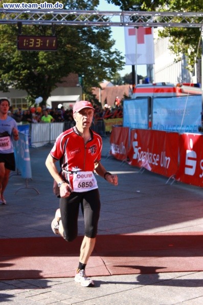 Zieleinlauf - Halbmarathon, Marathon @ Muensterplatz - Bild 141