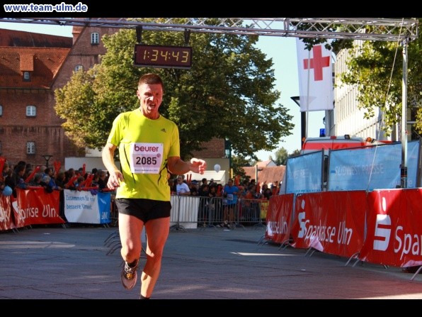 Zieleinlauf - Halbmarathon, Marathon @ Muensterplatz - Bild 143
