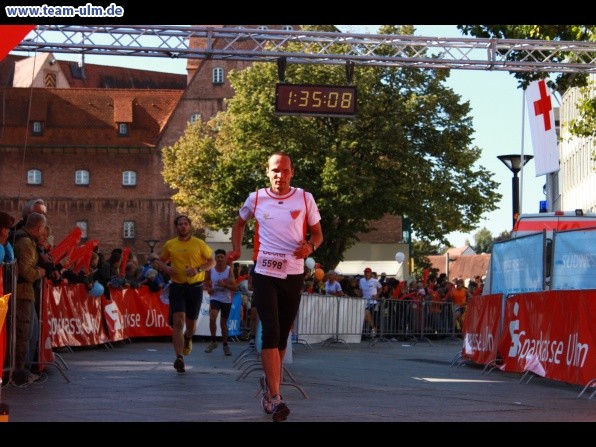 Zieleinlauf - Halbmarathon, Marathon @ Muensterplatz - Bild 147