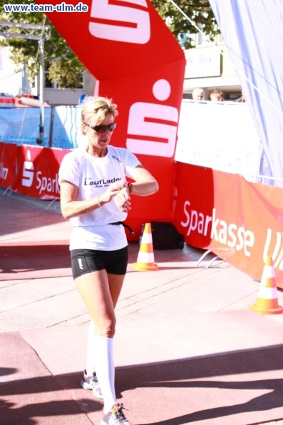 Zieleinlauf - Halbmarathon, Marathon @ Muensterplatz - Bild 151