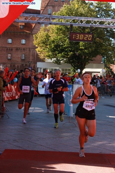 Zieleinlauf - Halbmarathon, Marathon @ Muensterplatz - Bild 155