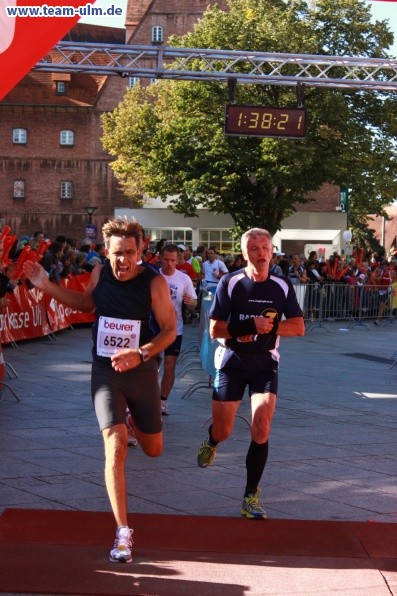 Zieleinlauf - Halbmarathon, Marathon @ Muensterplatz - Bild 156