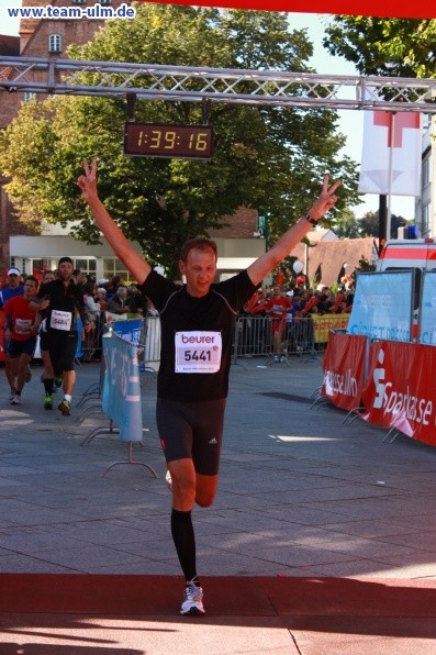 Zieleinlauf - Halbmarathon, Marathon @ Muensterplatz - Bild 159