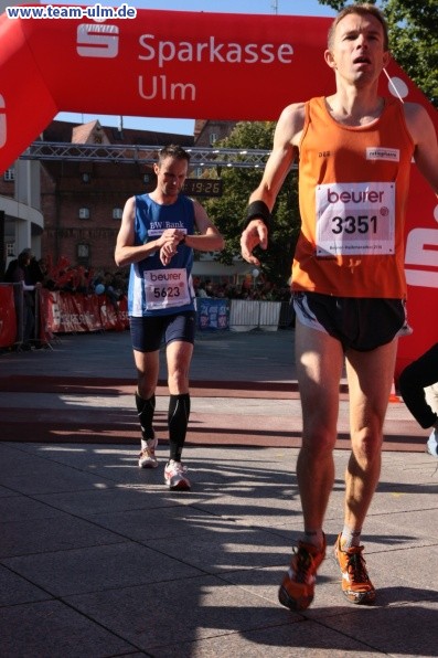 Zieleinlauf - Halbmarathon, Marathon @ Muensterplatz - Bild 16