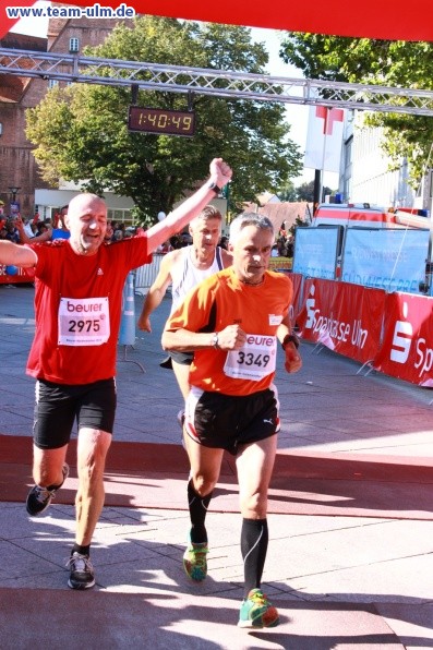 Zieleinlauf - Halbmarathon, Marathon @ Muensterplatz - Bild 164