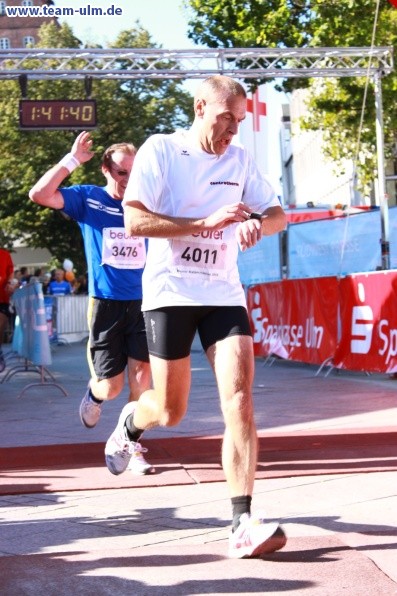 Zieleinlauf - Halbmarathon, Marathon @ Muensterplatz - Bild 165