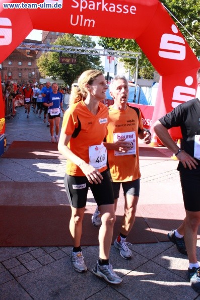 Zieleinlauf - Halbmarathon, Marathon @ Muensterplatz - Bild 167