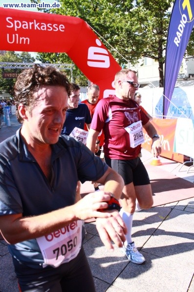 Zieleinlauf - Halbmarathon, Marathon @ Muensterplatz - Bild 169