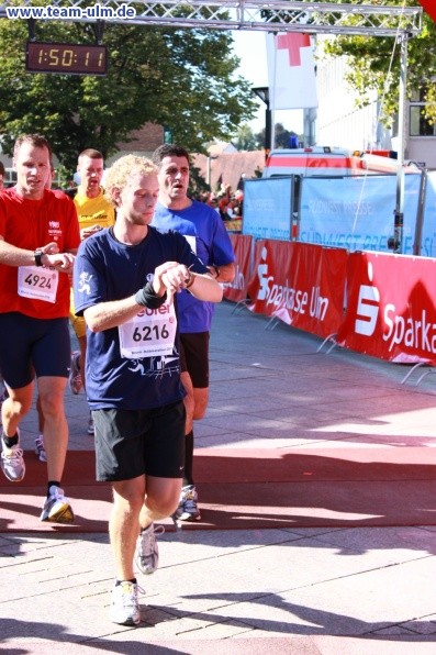 Zieleinlauf - Halbmarathon, Marathon @ Muensterplatz - Bild 171