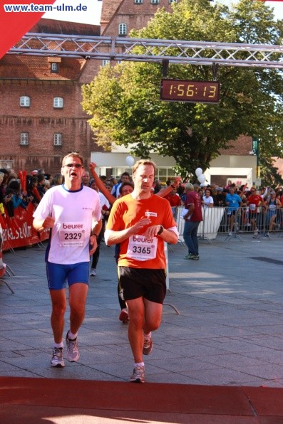 Zieleinlauf - Halbmarathon, Marathon @ Muensterplatz - Bild 177