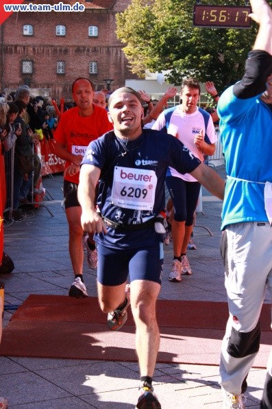 Zieleinlauf - Halbmarathon, Marathon @ Muensterplatz - Bild 178
