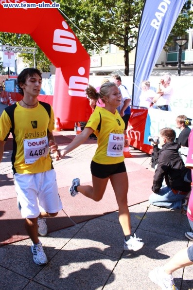 Zieleinlauf - Halbmarathon, Marathon @ Muensterplatz - Bild 186