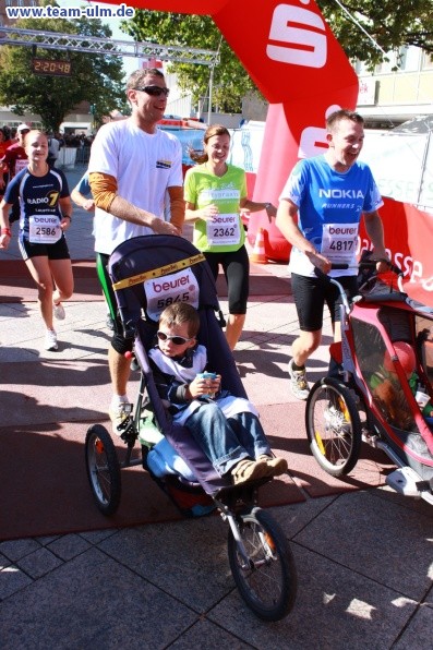 Zieleinlauf - Halbmarathon, Marathon @ Muensterplatz - Bild 187