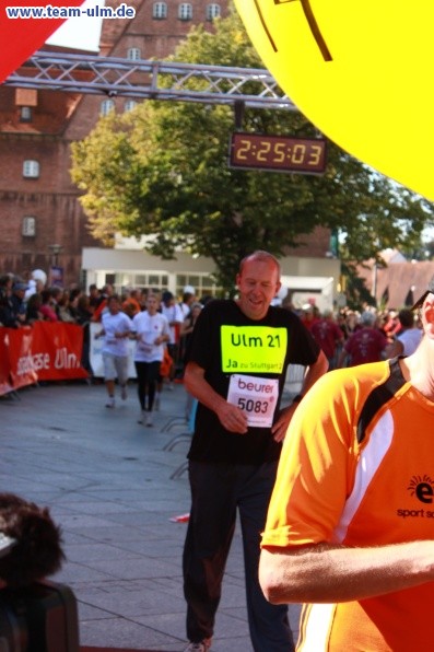 Zieleinlauf - Halbmarathon, Marathon @ Muensterplatz - Bild 188