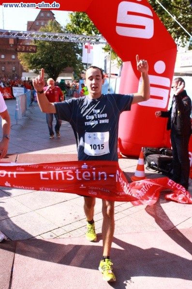 Zieleinlauf - Halbmarathon, Marathon @ Muensterplatz - Bild 190