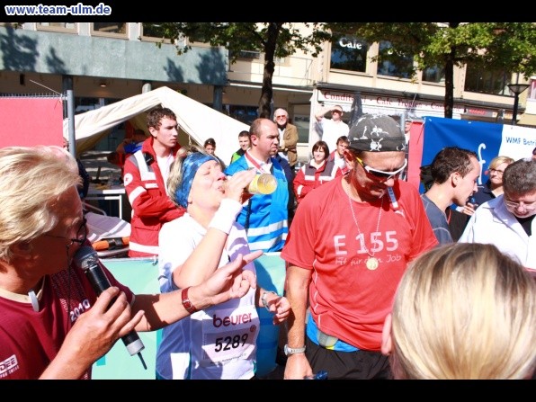 Zieleinlauf - Halbmarathon, Marathon @ Muensterplatz - Bild 194