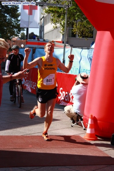 Zieleinlauf - Halbmarathon, Marathon @ Muensterplatz - Bild 198