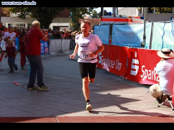 Zieleinlauf - Halbmarathon, Marathon @ Muensterplatz - Bild 199