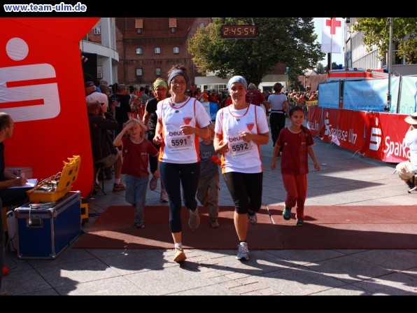 Zieleinlauf - Halbmarathon, Marathon @ Muensterplatz - Bild 201