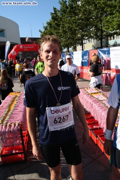 Zieleinlauf - Halbmarathon, Marathon @ Muensterplatz - Bild 32