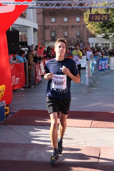 Zieleinlauf - Halbmarathon, Marathon @ Muensterplatz - Bild 35