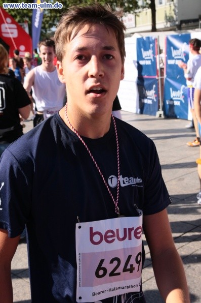 Zieleinlauf - Halbmarathon, Marathon @ Muensterplatz - Bild 36